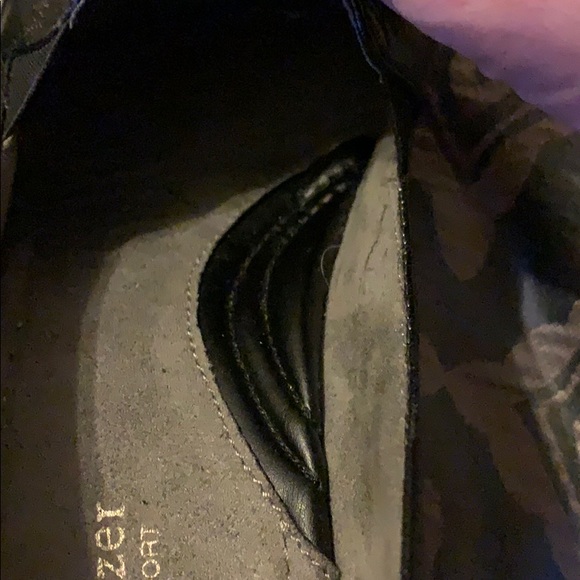 Shoes - Picture 5 of 9